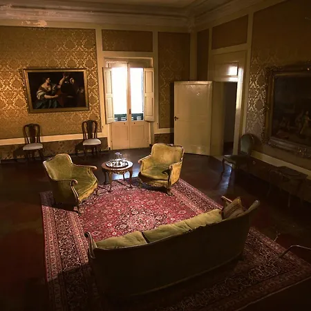Palazzo Castrucci ホームステイ *